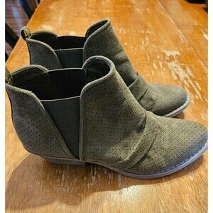 Size 7 Olive Green and Brown Booties Slip On Report